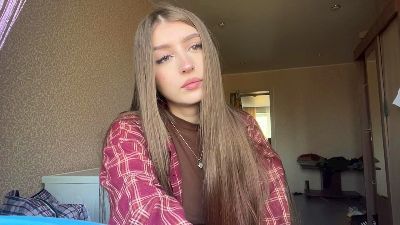 KarrieLallo live cam on Cam4