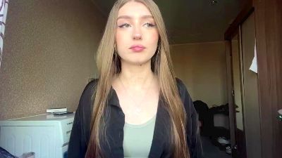 KarrieLallo live cam on Cam4