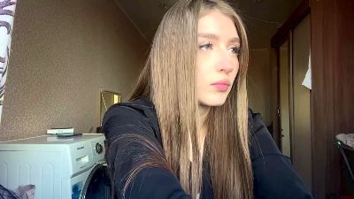 KarrieLallo live cam on Cam4