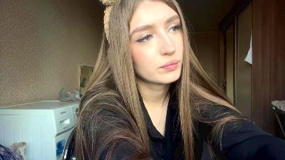 KarrieLallo live cam on Cam4
