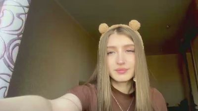 KarrieLallo live cam on Cam4