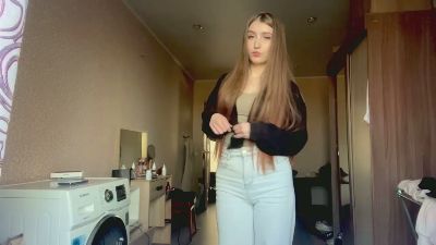 KarrieLallo live cam on Cam4