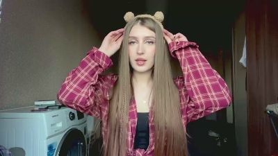 KarrieLallo live cam on Cam4
