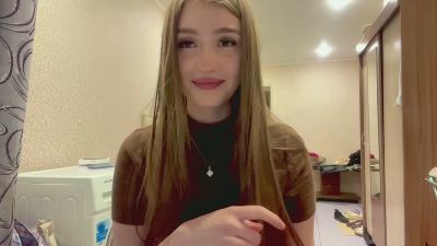 KarrieLallo live cam on Cam4