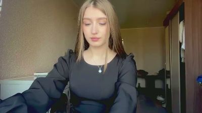 KarrieLallo live cam on Cam4