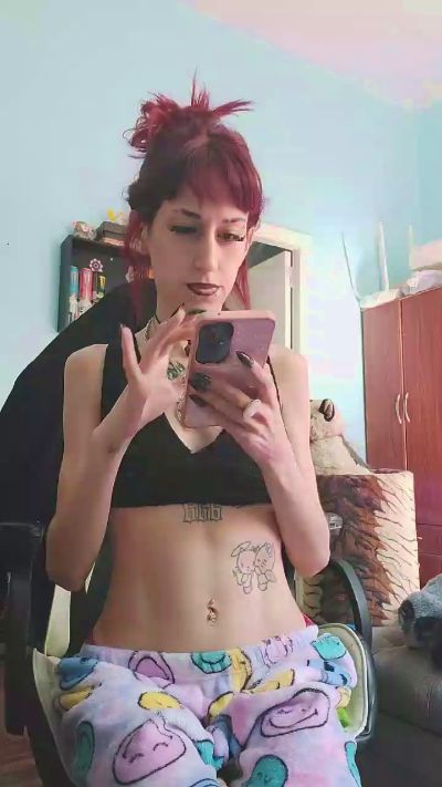 KatLuvvv live cam on Cam4