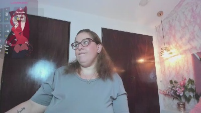 Kataleyamilf69_ live cam on Cam4