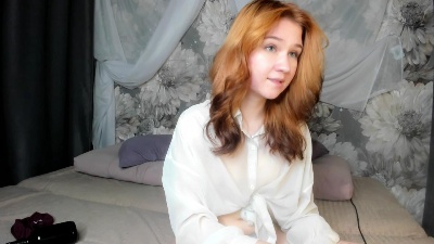 Kataleyaotter live cam on Cam4