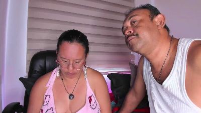 KateAnd_John live cam on Cam4
