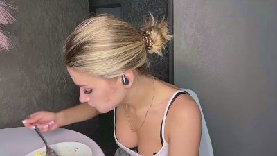 KaterineUhyrek live cam on Cam4
