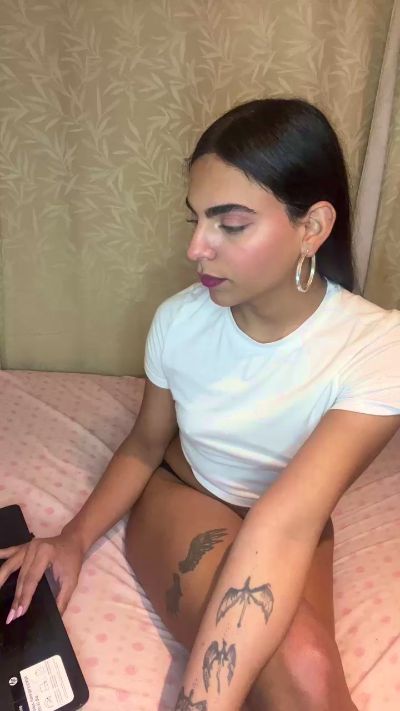 Katerinnauu live cam on Cam4