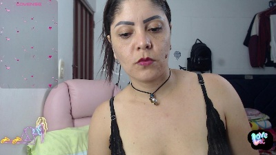KatheLatin_92 live cam on Cam4