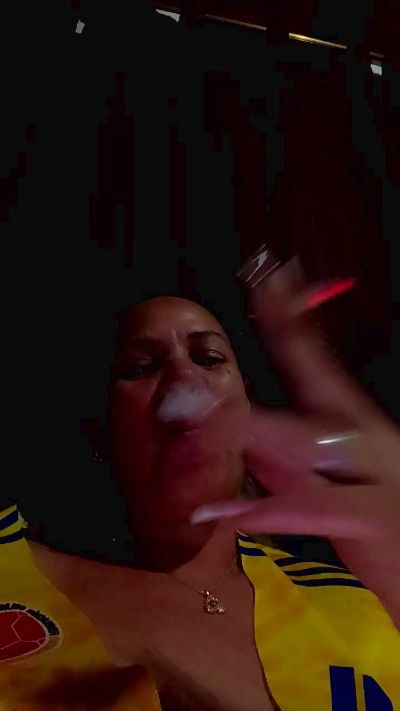 Kathy_pee live cam on Cam4