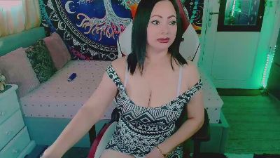 KatieAu live cam on Cam4