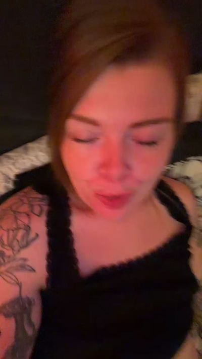 Katiegurl97 live cam on Cam4