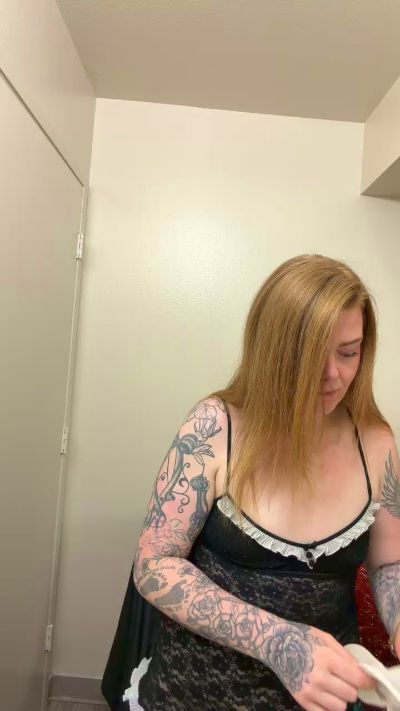 Katiegurl97 live cam on Cam4