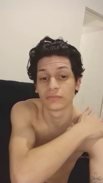 KauaRubir live cam on Cam4