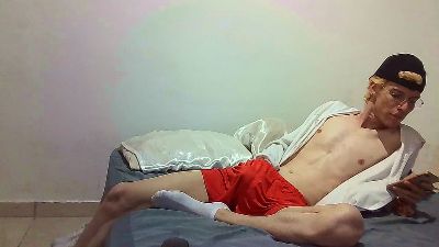 Kauan09 live cam on Cam4