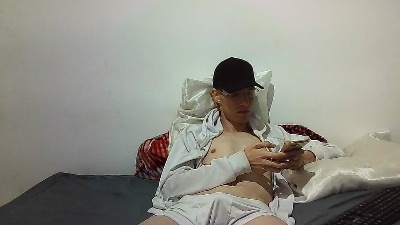 Kauan09 live cam on Cam4