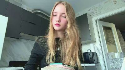KayceLyndaker live cam on Cam4