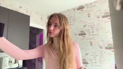 KayceLyndaker live cam on Cam4
