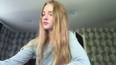 KayceLyndaker live cam on Cam4