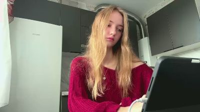 KayceLyndaker live cam on Cam4