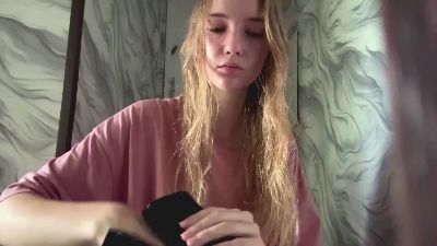 KayceLyndaker live cam on Cam4