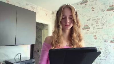 KayceLyndaker live cam on Cam4