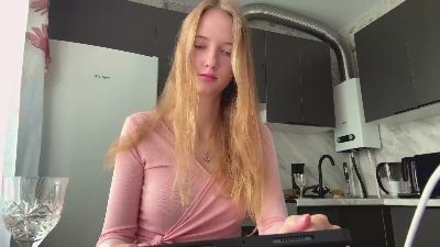 KayceLyndaker live cam on Cam4