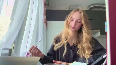 KayceLyndaker live cam on Cam4