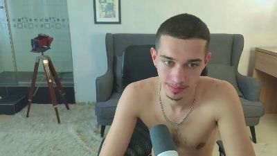 KaydenDrew live cam on Cam4