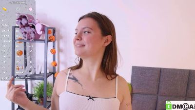KaylaCoates live cam on Cam4