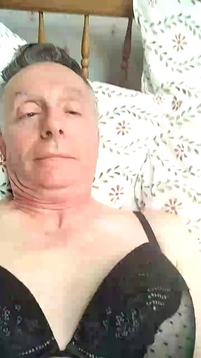 Keeviinhot live cam on Cam4