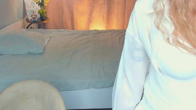 KelleeMath live cam on Cam4