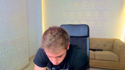 KellenWest live cam on Cam4
