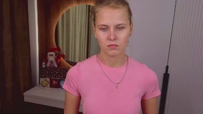 Webcam femme en direct de France avec KelleyNatal