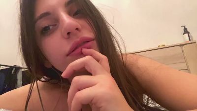 KellieDiers live cam on Cam4