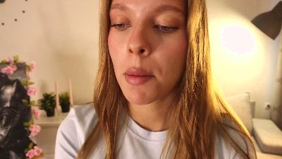 Kelly_Clark live cam on Cam4