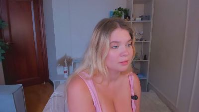 KellyeOrgovan live cam on Cam4