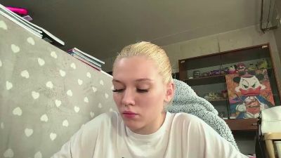 KelsiCopening live cam on Cam4