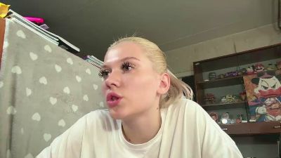 KelsiCopening live cam on Cam4