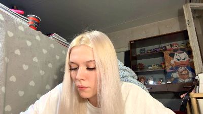 KelsiCopening live cam on Cam4