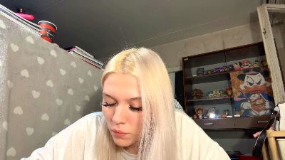 KelsiCopening live cam on Cam4