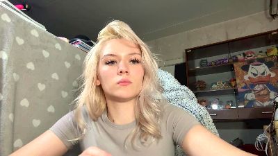 KelsiCopening live cam on Cam4