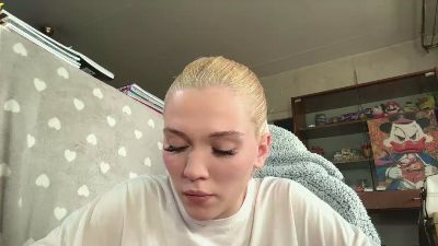 KelsiCopening live cam on Cam4