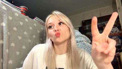 KelsiCopening live cam on Cam4