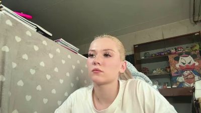 KelsiCopening live cam on Cam4