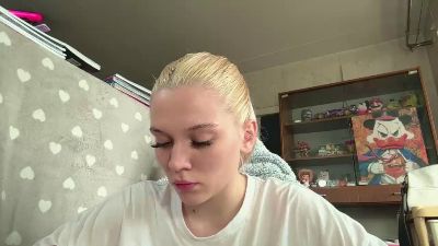 KelsiCopening live cam on Cam4