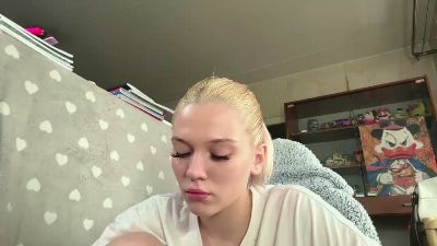 KelsiCopening live cam on Cam4